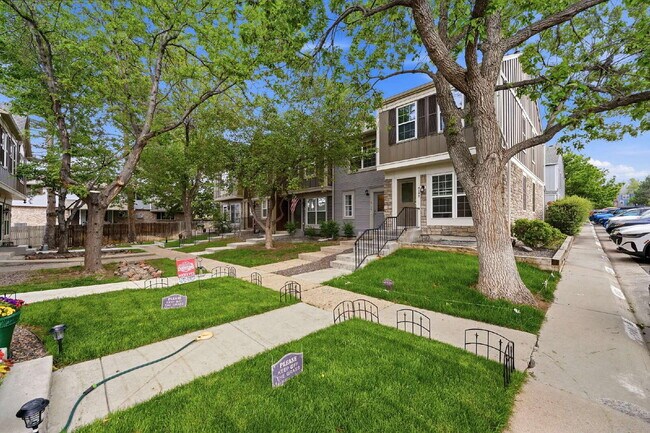 Building Photo - $2,140.95 with $300 off the first month's rent, 2 Beds - 2 Bath, Single Family Home in Centennial...
