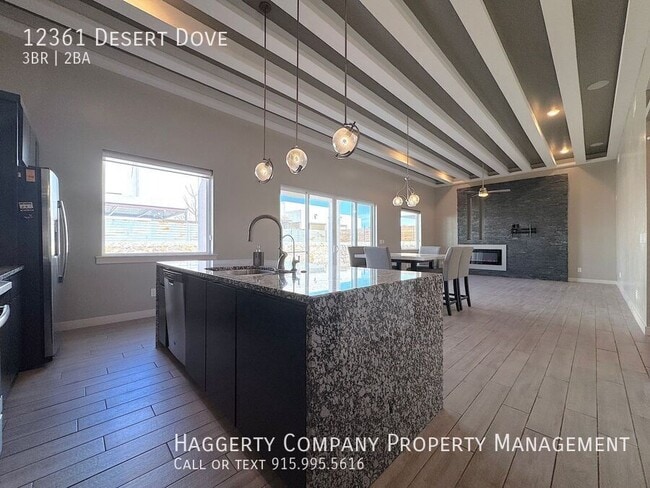 Building Photo - 12361 Desert Dove Ave