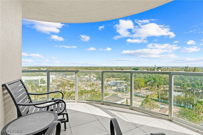 Building Photo - 3000 Oasis Grand Blvd