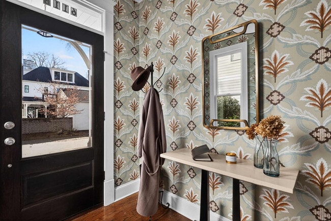 Building Photo - 611 N Pine St