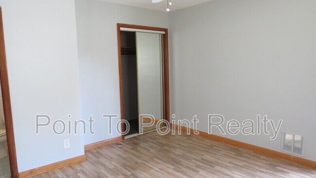 Building Photo - 1609 W 13th St