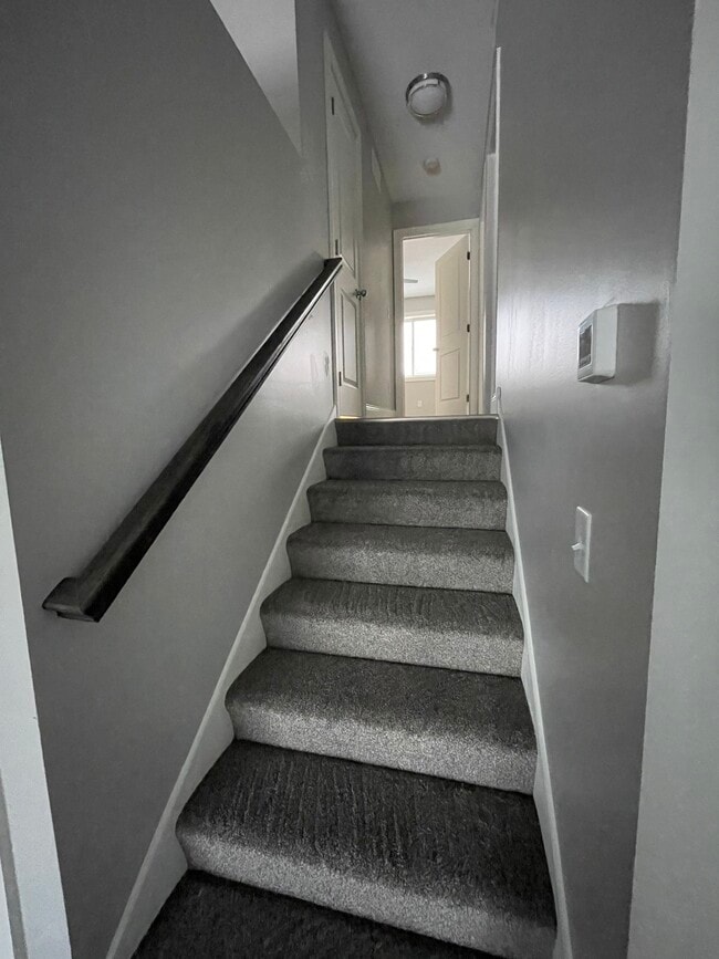 Building Photo - 18448 English Ave