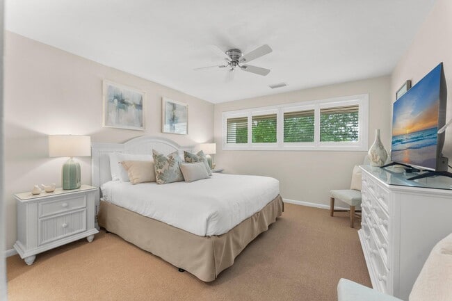 Building Photo - 5073 Beachwalk Way