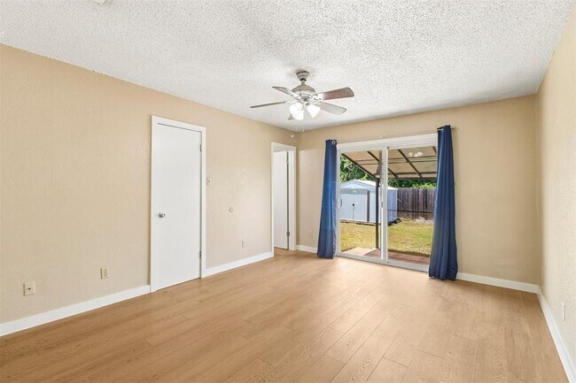 Building Photo - 13355 Water Oak Ln