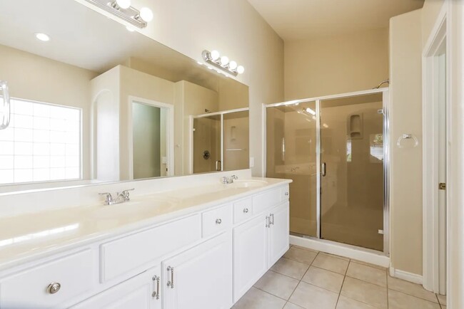 Building Photo - 2126 Paganini Ave