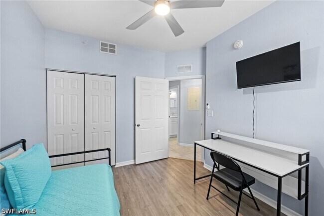 Building Photo - 15393 Bellamar Cir