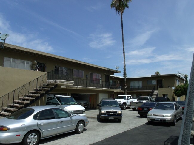 Primary Photo - 228 W Wilson Ave