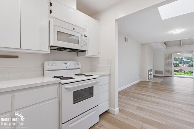 Building Photo - Charming 2Bdm 2Ba Condo with Scenic Views in Lake San Marcos!