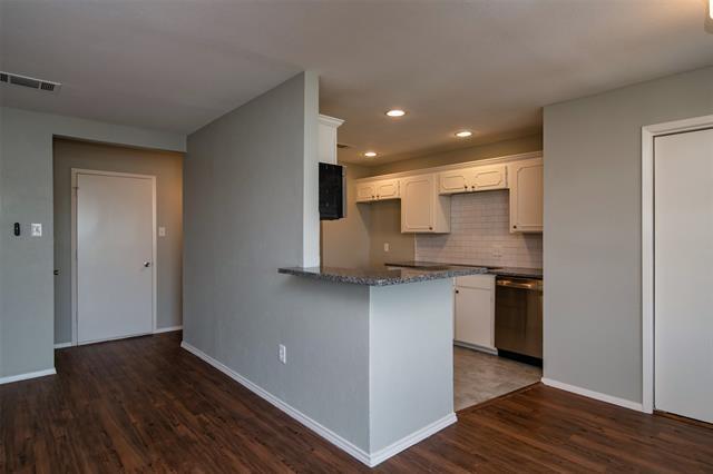 Building Photo - 7616 Parkwood Ln