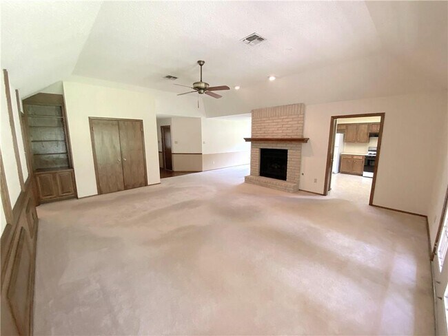 Building Photo - 6010 Salton Dr