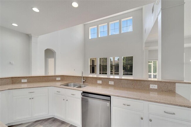 Building Photo - 5604 Skimmer Dr