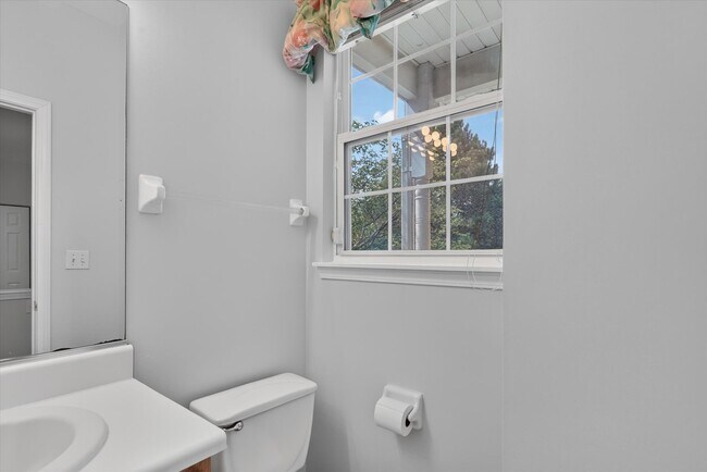 Building Photo - 533 Cherry Hill Ct