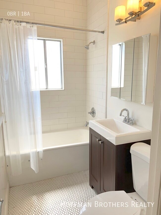 Building Photo - 1527 Cassil Pl