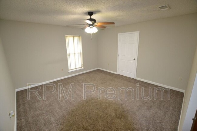 Building Photo - 2214 Alice St