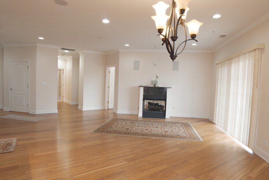 Building Photo - 4953 Oakton St