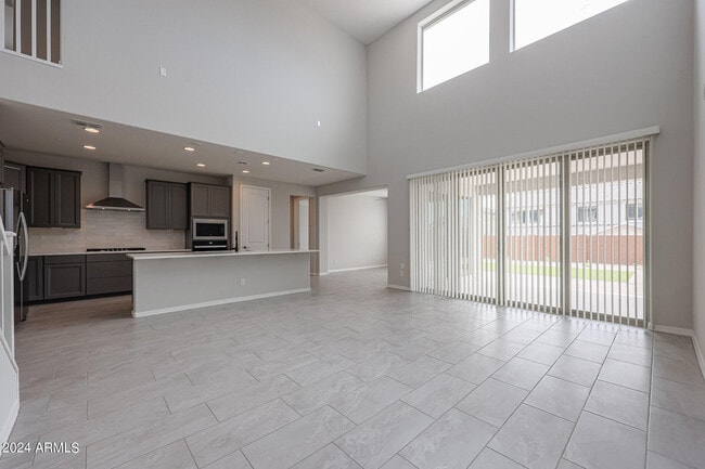 Building Photo - 2031 W Bramble Berry Ln