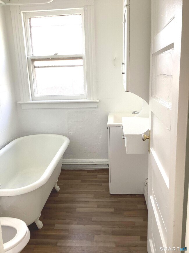 Building Photo - 85 Franklin St