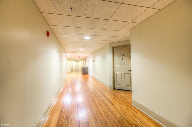 Building Photo - 108 E Grace St