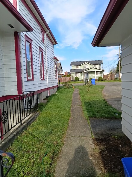 Building Photo - 2322 S 25th St