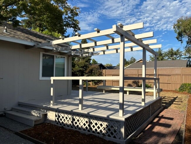 Building Photo - 1326 Camino Coronado