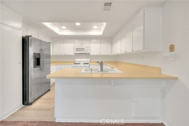 Building Photo - 26222 Fern Glen