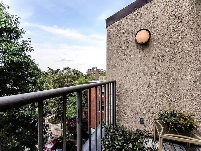 Building Photo - 50 Winchester St