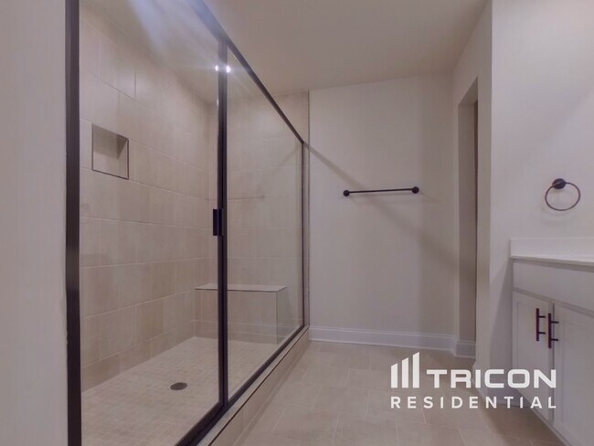 Building Photo - 446 Cantrell Dr