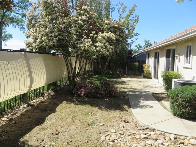 Building Photo - 280 Gold Creek Dr