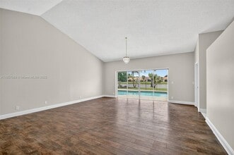 Building Photo - 9517 El Clair Ranch Rd