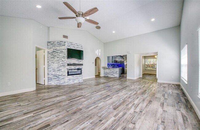 Building Photo - 2390 Bentley Dr