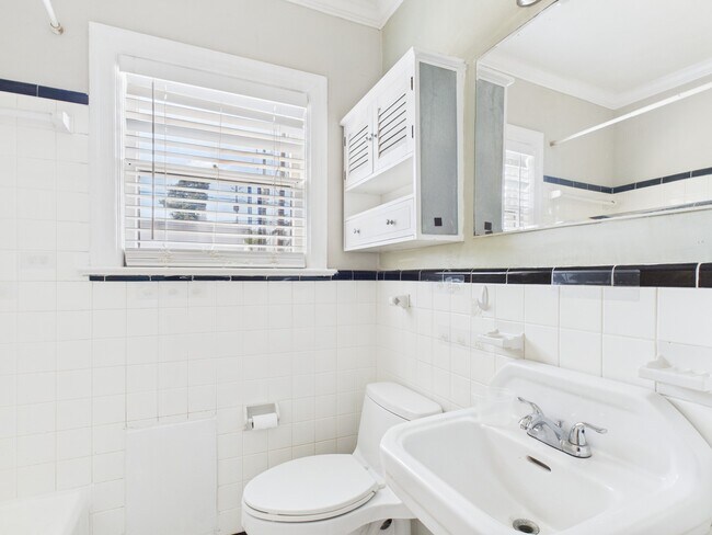 Building Photo - 1920 Richmond Ave.