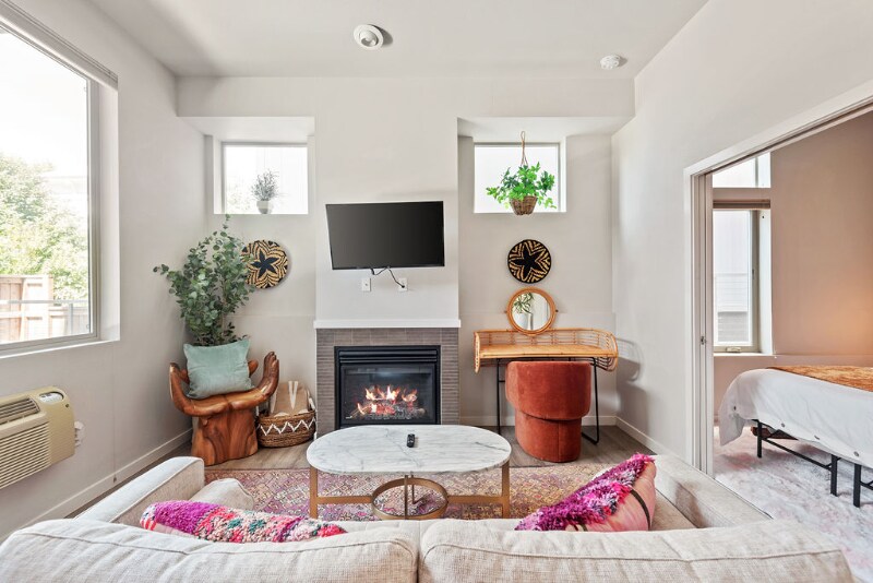 Building Photo - 1607 NW Davis St