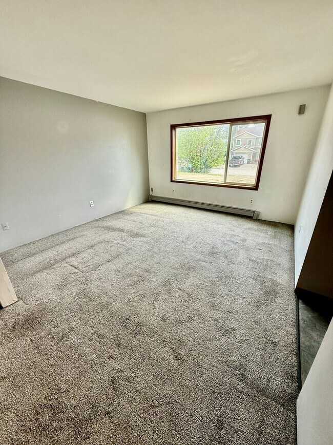 Building Photo - 4770 Glasgow Dr