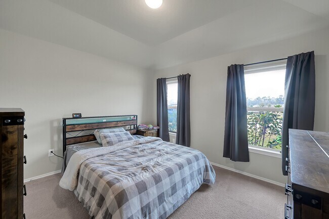 Building Photo - 15127 Willow Tree Ln