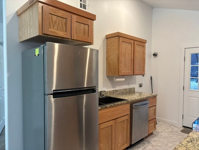 Building Photo - 27432 S 614 Rd