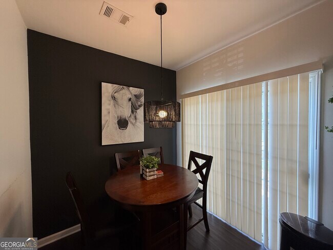 Building Photo - 1524 Cove Creek Cir