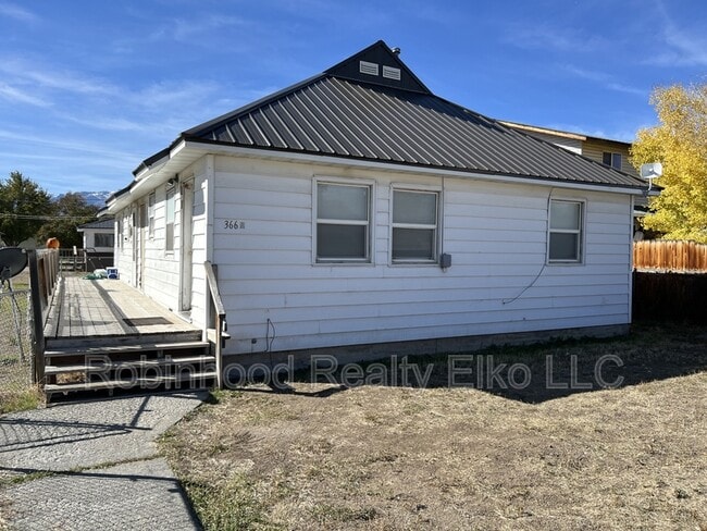 Building Photo - 366 4th St