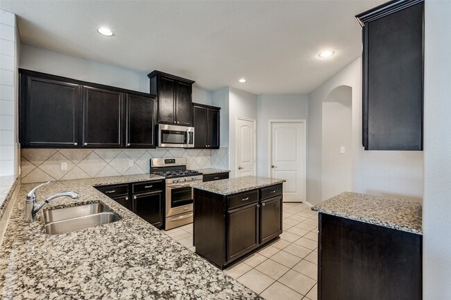 Building Photo - 1012 Lake Meadow Ln