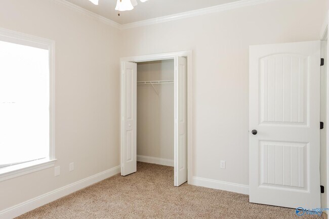 Building Photo - 115 Chapel Creek Dr