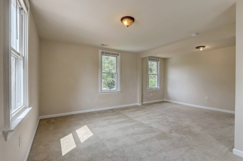 Building Photo - 4610 White Ave