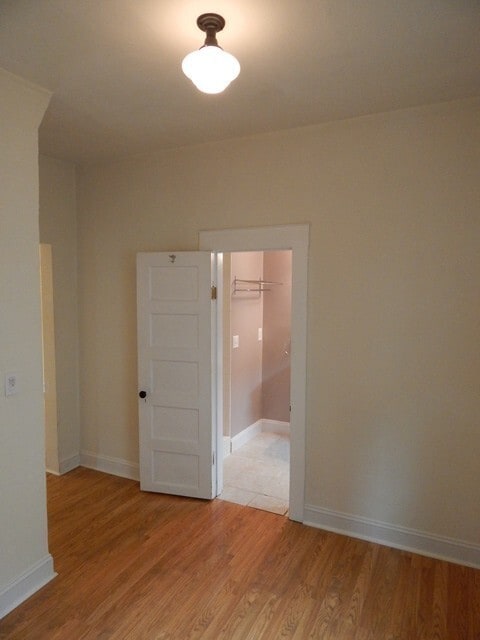 Building Photo - 2Bd/2Ba Two Story House - Available Soon!