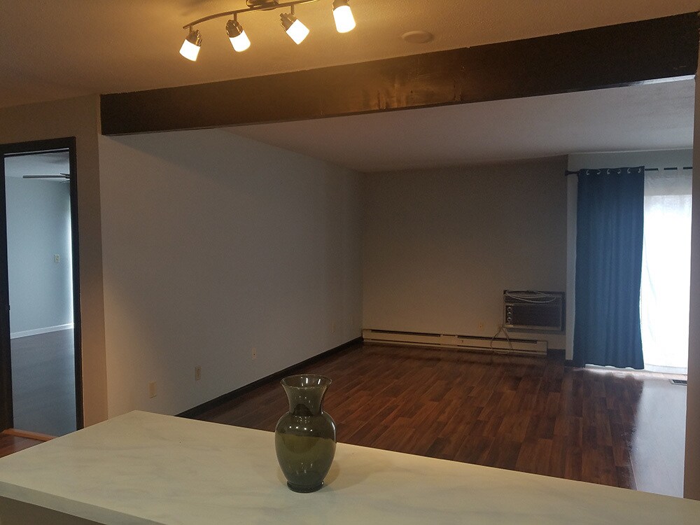 Building Photo - 91 Country Squire Drive Unit G