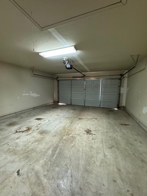 Building Photo - 18200 Viento Dr