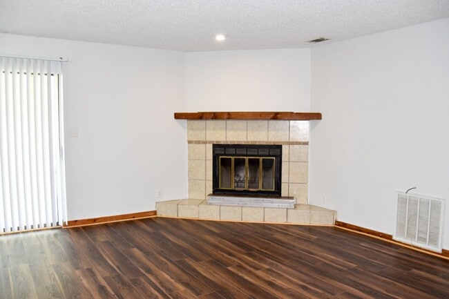 Building Photo - 149 Private Rd 1509