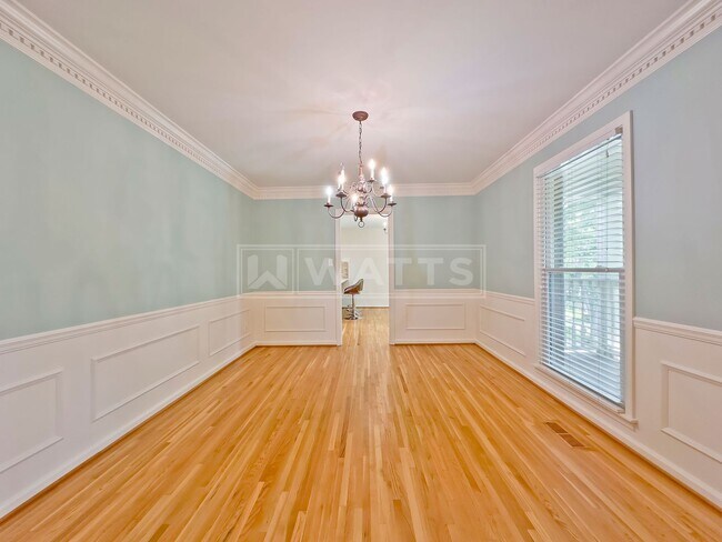 Building Photo - 4 Bedroom, 4.5 Bath Home in Heart of Hoover