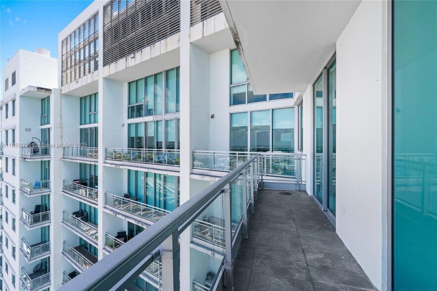 Building Photo - 92 SW 3rd St