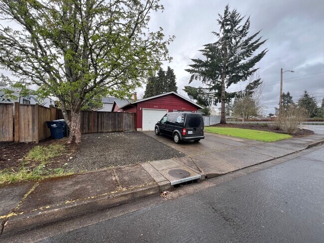 Building Photo - 6884 G St
