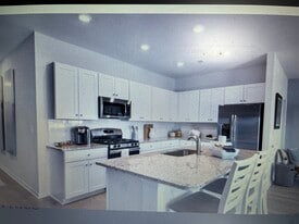 Building Photo - 1030 Harbor Dr