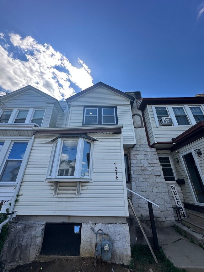 Building Photo - Newly renovated 3 bed/1 bath
