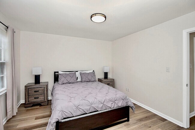 Building Photo - 6314 Old Pineville Rd